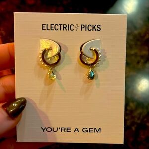 Pearl and gold Huggies - NWT